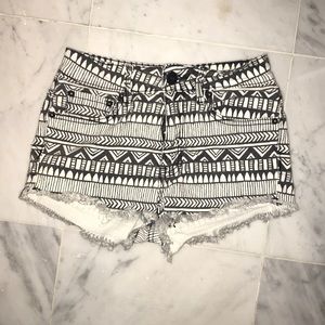 High rise jean shorts with pattern